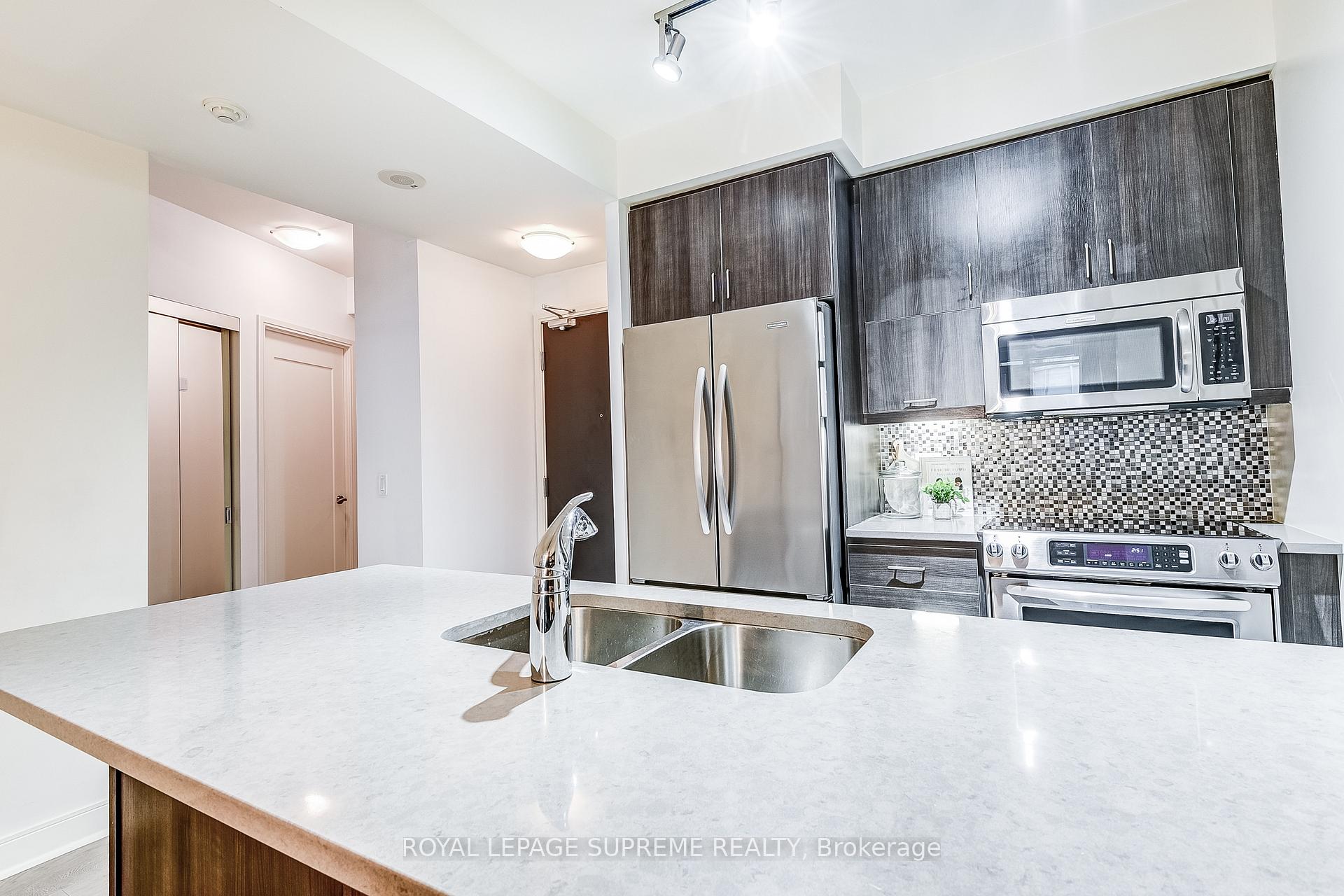 2 Bedrooms Condo at 825 Church, Toronto For sale