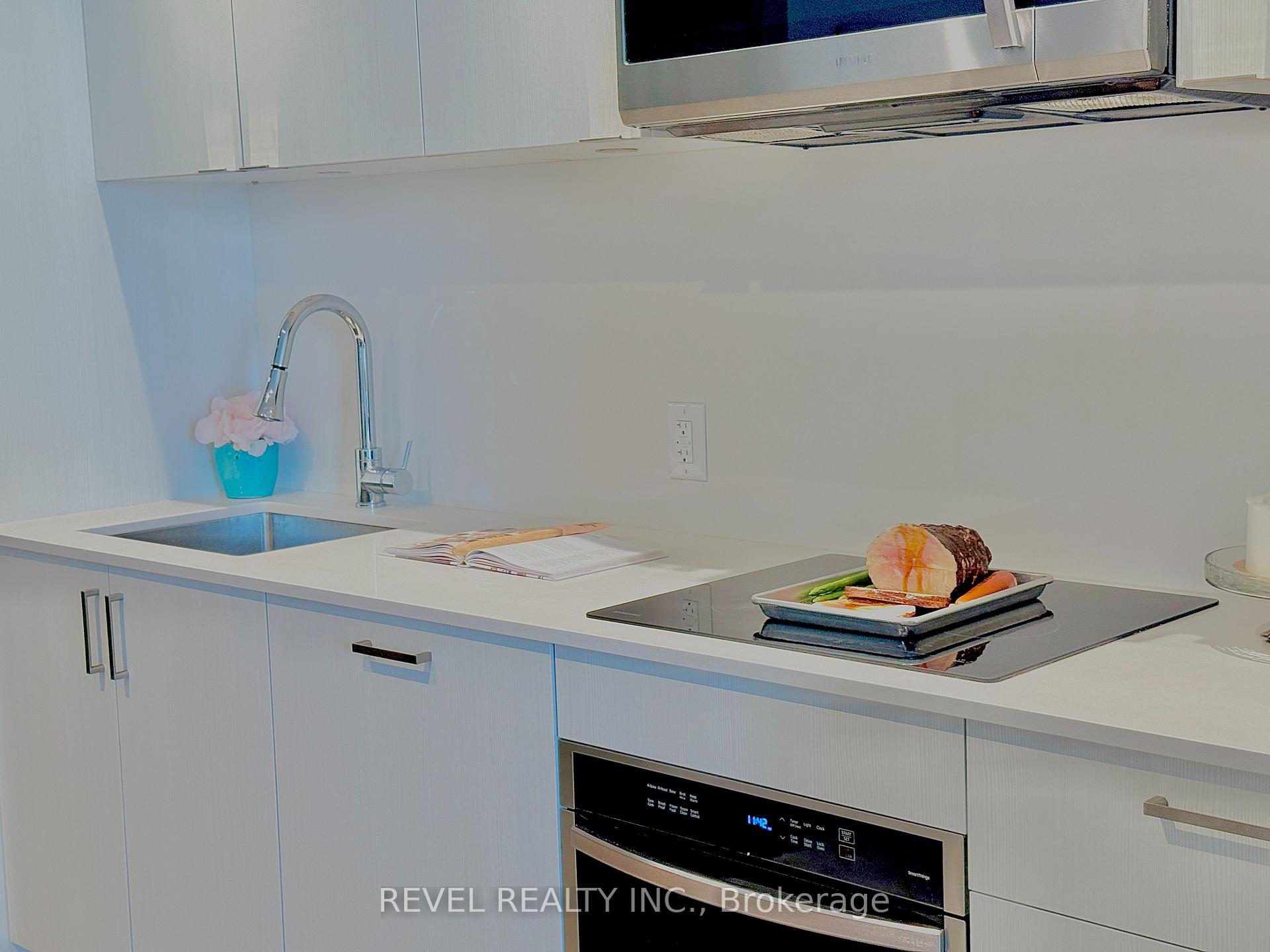 3 Bedrooms Condo at 1928 Lake Shore, Toronto For sale