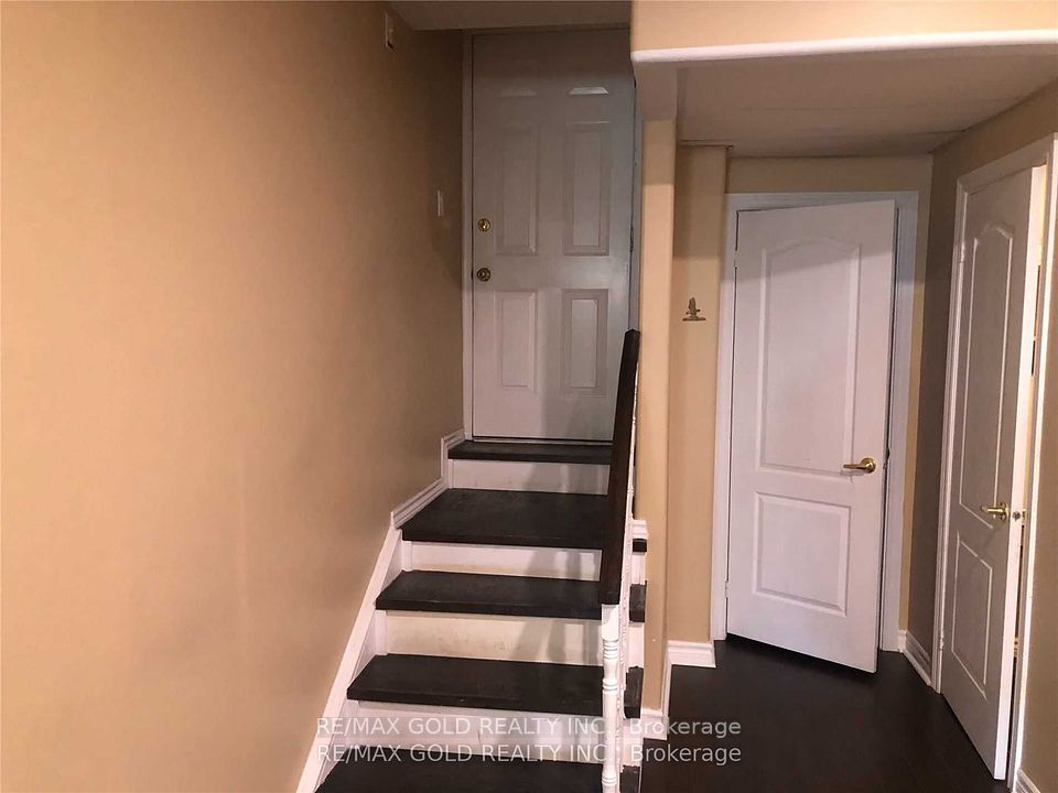 https://trreb-image.ampre.ca/RROQ7MvcWpP1fQIA-tOULgdhzV_OtKY8JJnhsyUEwgE/rs:fit:960:960/wm:.5:so:0:50:.4/wmsh:10/wmt:PHNwYW4gZm9yZWdyb3VuZD0nd2hpdGUnIGZvbnQ9JzY4Jz5SRS9NQVggR09MRCBSRUFMVFkgSU5DLiwgQnJva2VyYWdlPC9zcGFuPg/L3RycmViL2xpc3RpbmdzLzQwLzg4LzYyLzU0L3AvY2NlM2M0YmYtNzAxZC00NzlkLTkyYWQtMGRhMzA4OGI2MjE1LmpwZw.jpg