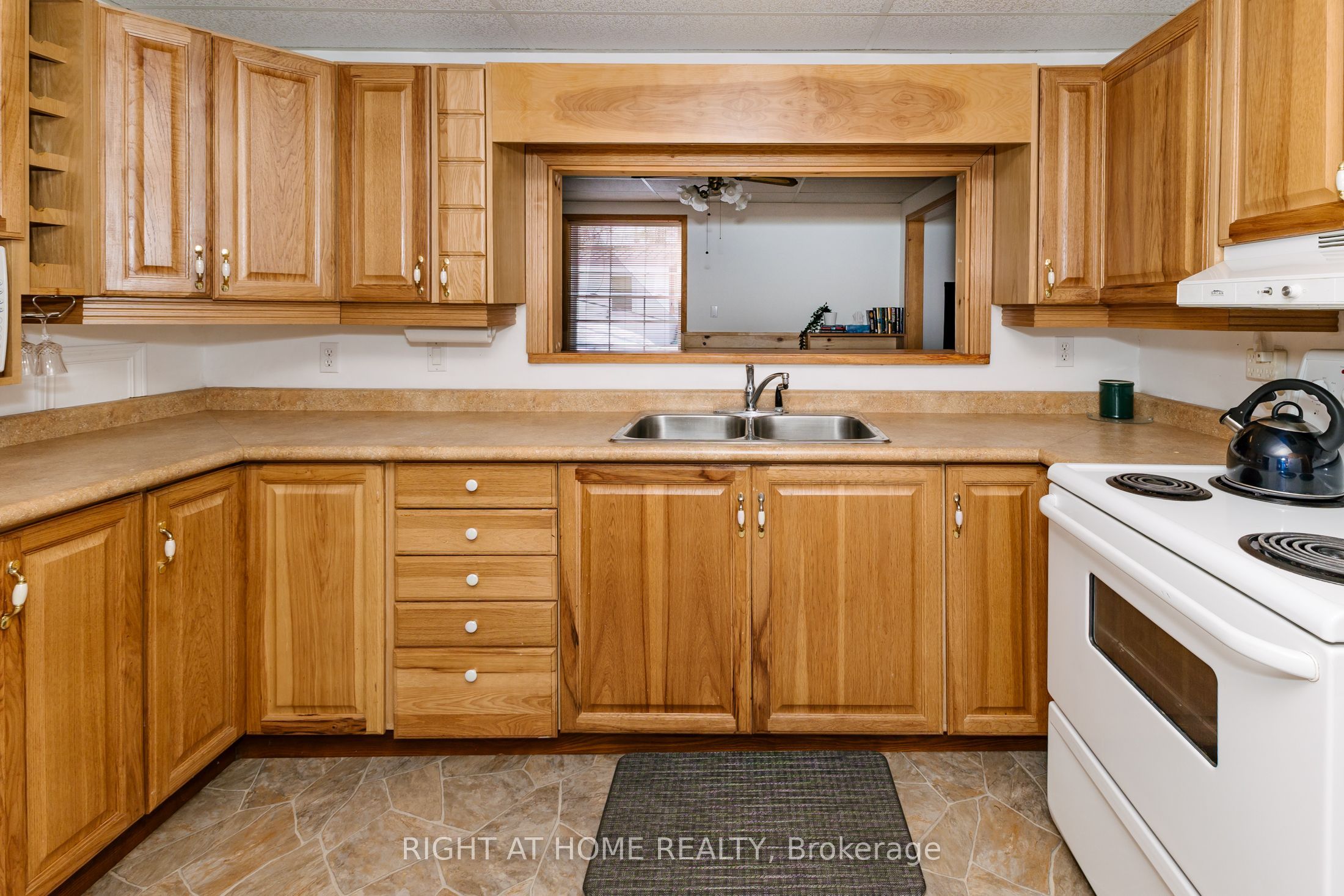 16366 Hwy 35, Algonquin Highlands, ON K0M 2K0