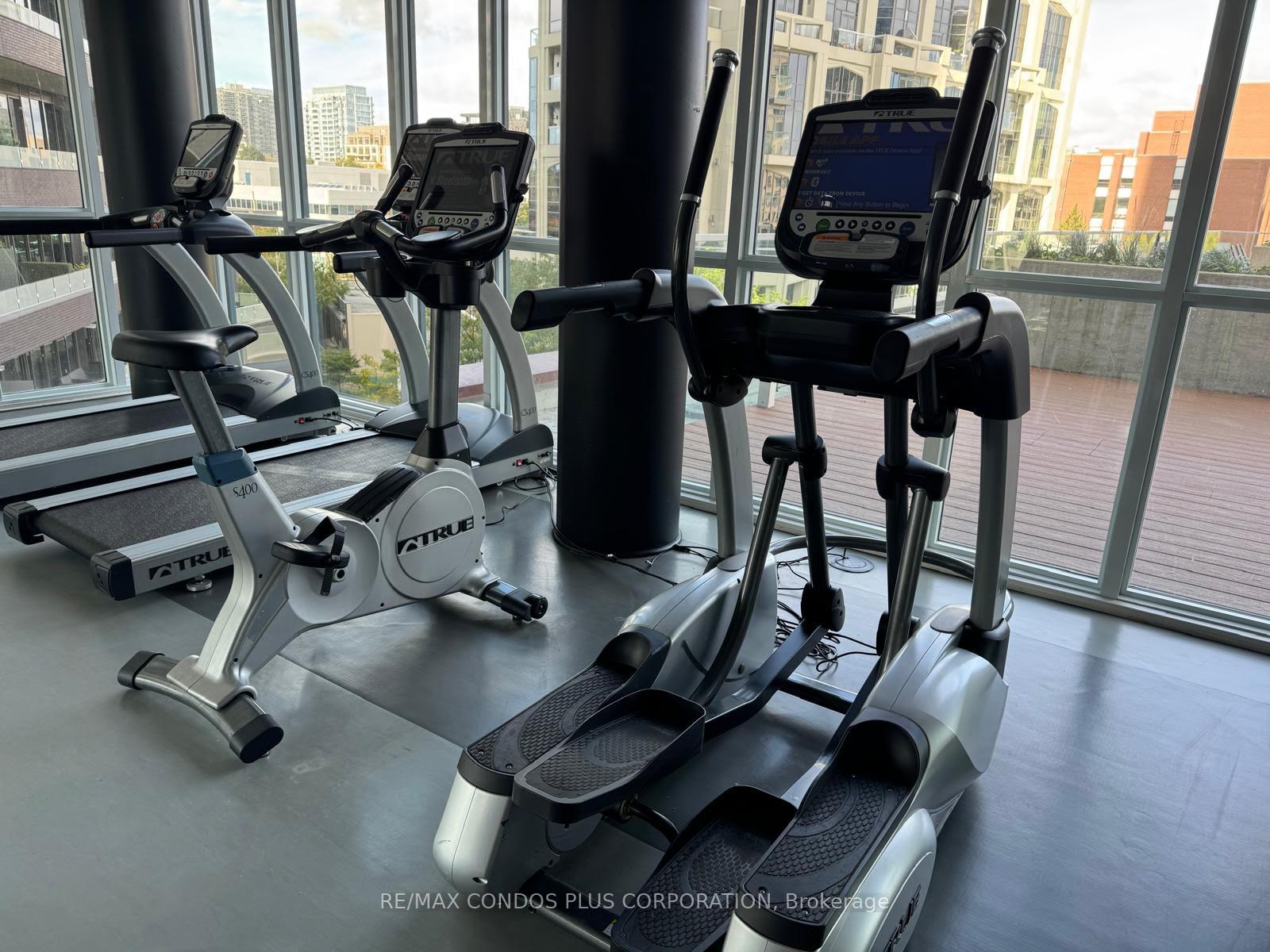 1 Bedroom Condo at 32 Davenport, Toronto For sale