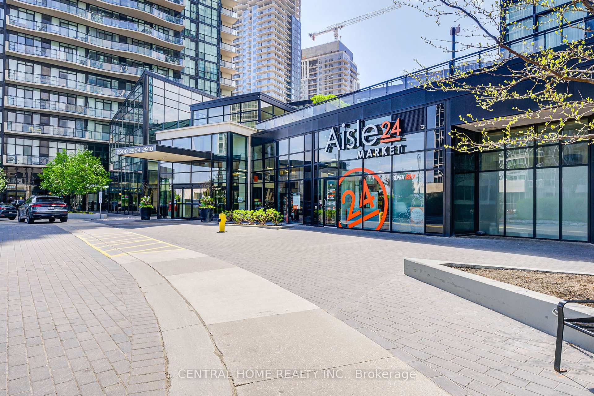 2 Bedrooms Condo at 2910 Highway 7, Vaughan For sale
