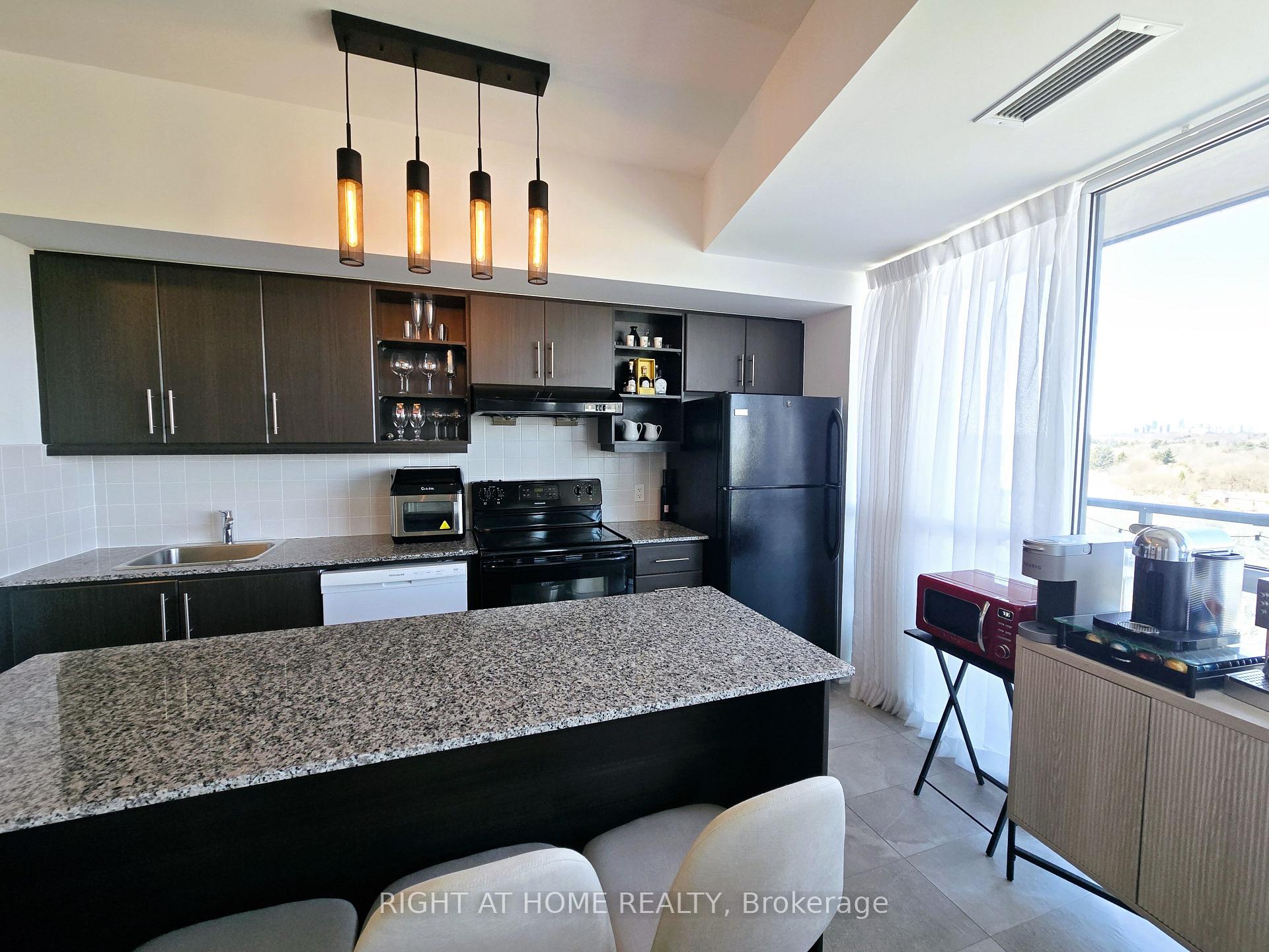3 Bedrooms Condo at 35 Brian Peck, Toronto For sale