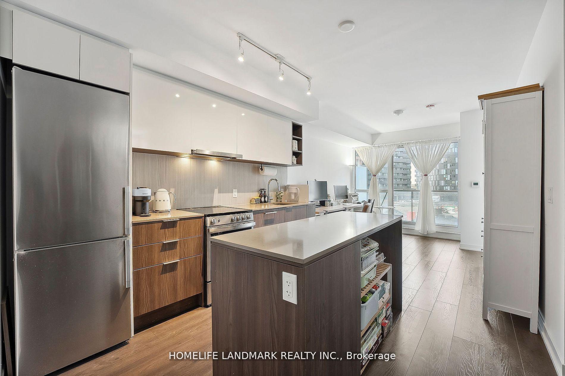 3 Bedrooms Condo at 31 Tippett,  Toronto For sale