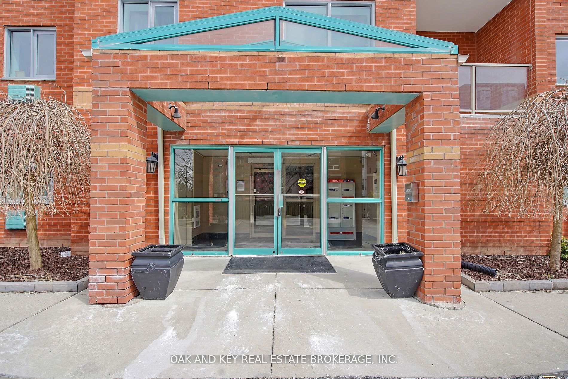 #402 - 77 BASELINE Road, London South, ON N6J 1V5 #402