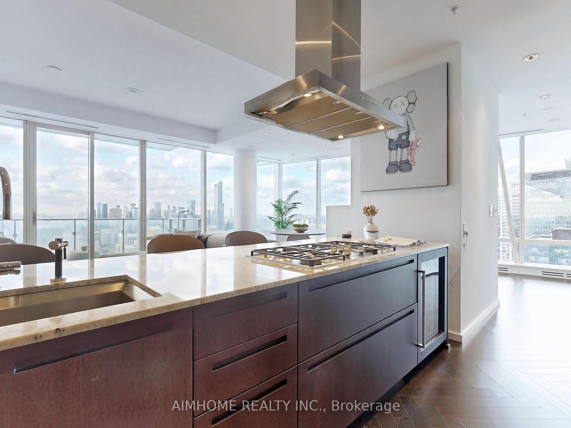 3 Bedrooms Condo at 180 University, Toronto For sale