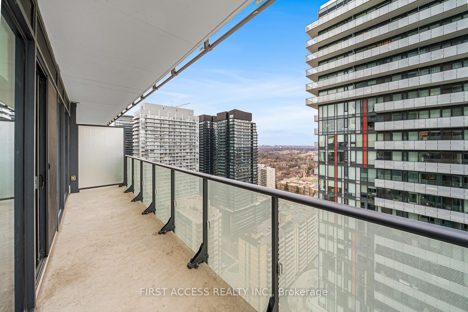 2 Bedrooms Condo at 161 Roehampton,  Toronto For sale