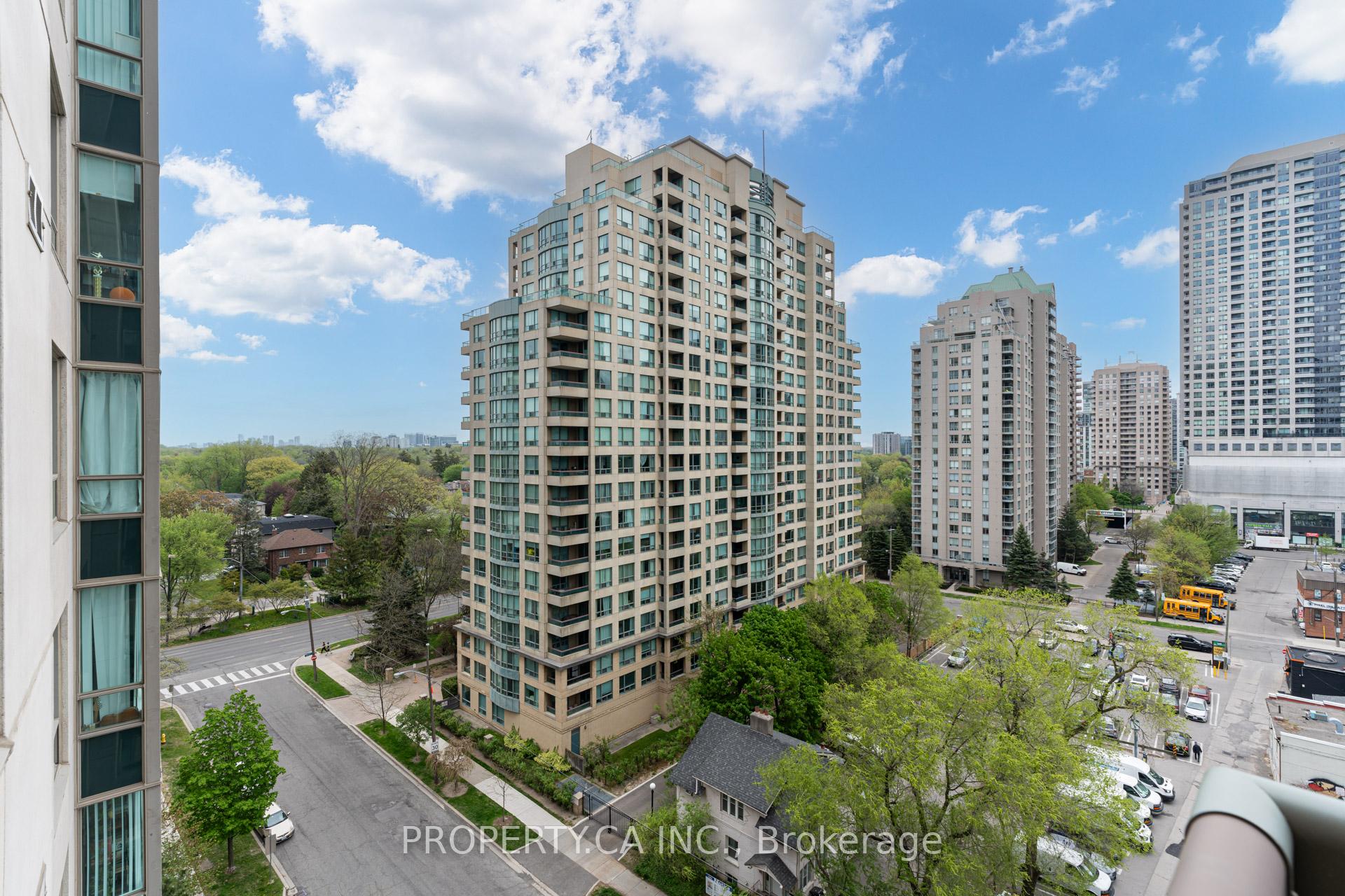 2 Bedrooms Condo at 18 Parkview, Toronto For sale