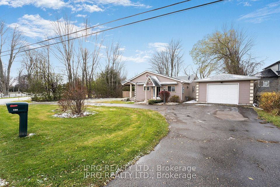 598 Duclos Point