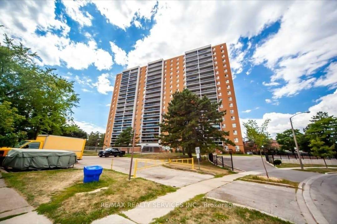 2 Bedrooms Condo at 270 PALMDALE,  Toronto For sale