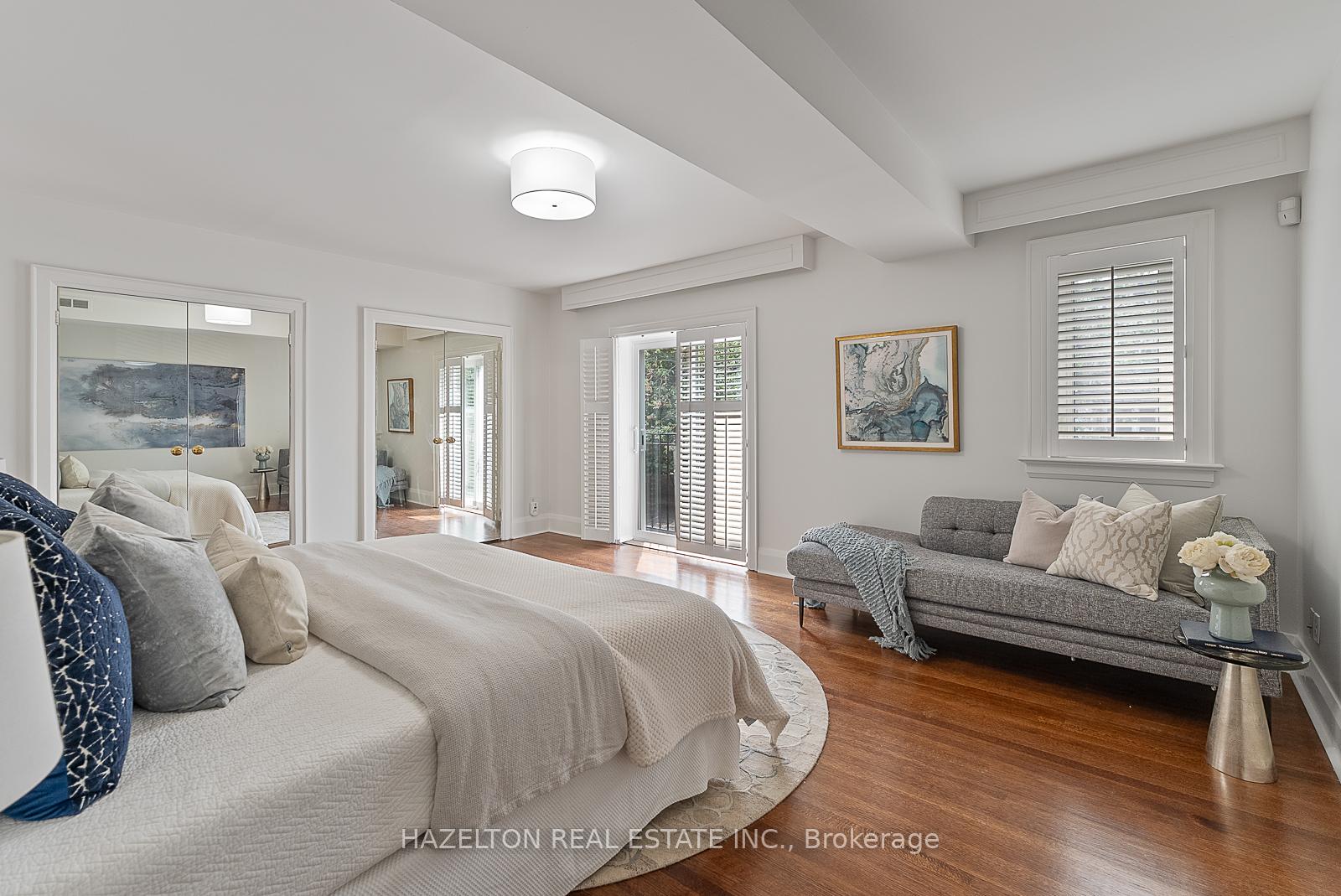 3 Bedrooms Condo at 9 Clarendon, Toronto For sale