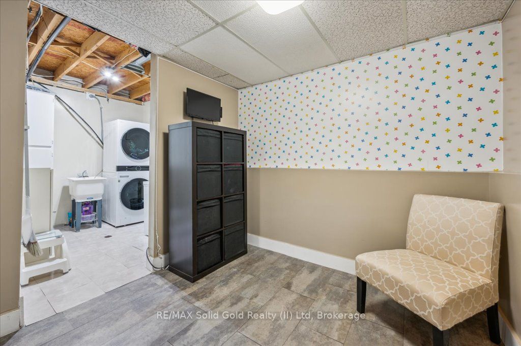 419 Bairstow Crescent, #3