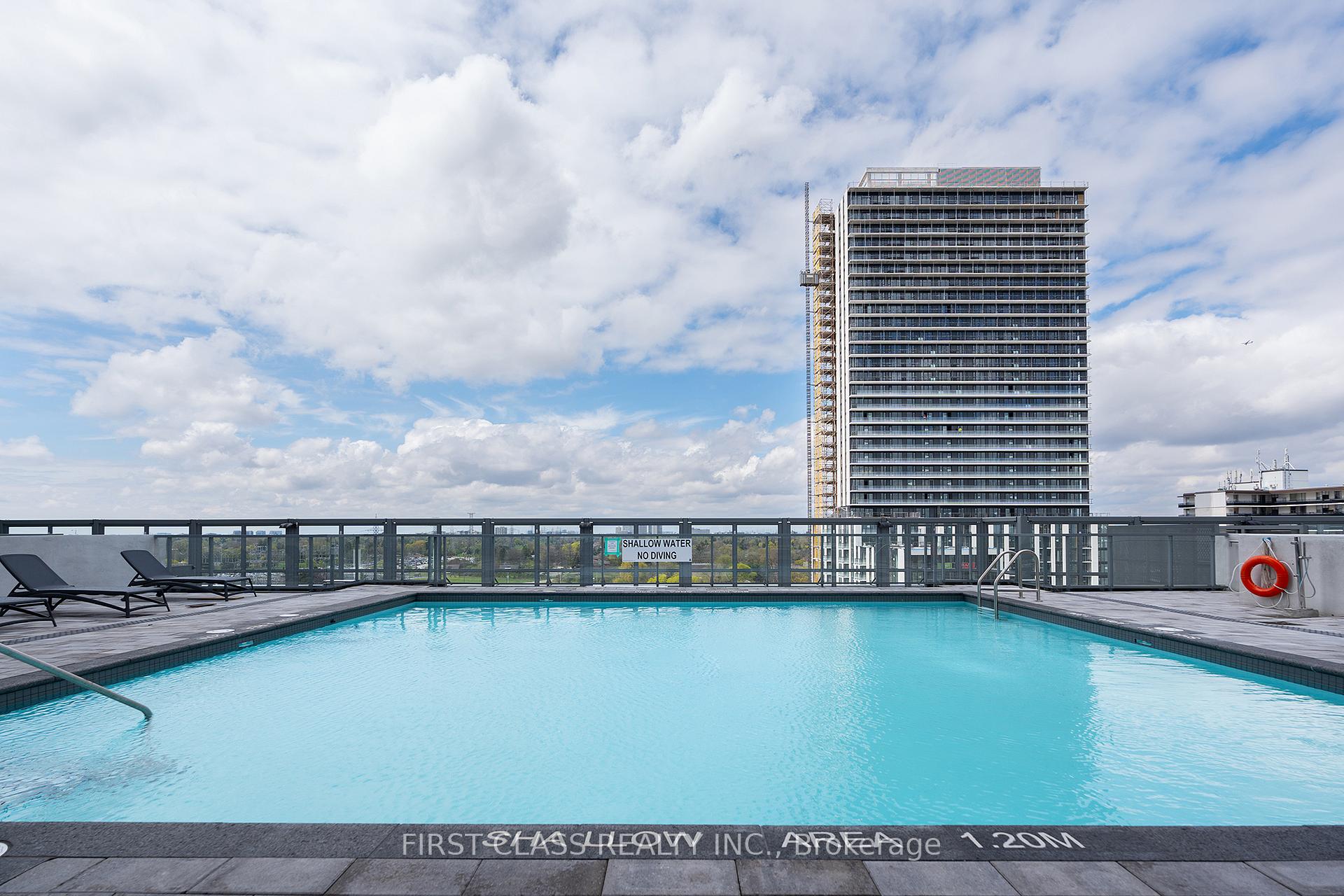 3 Bedrooms Condo at 8 Olympic Gdn, Toronto For sale
