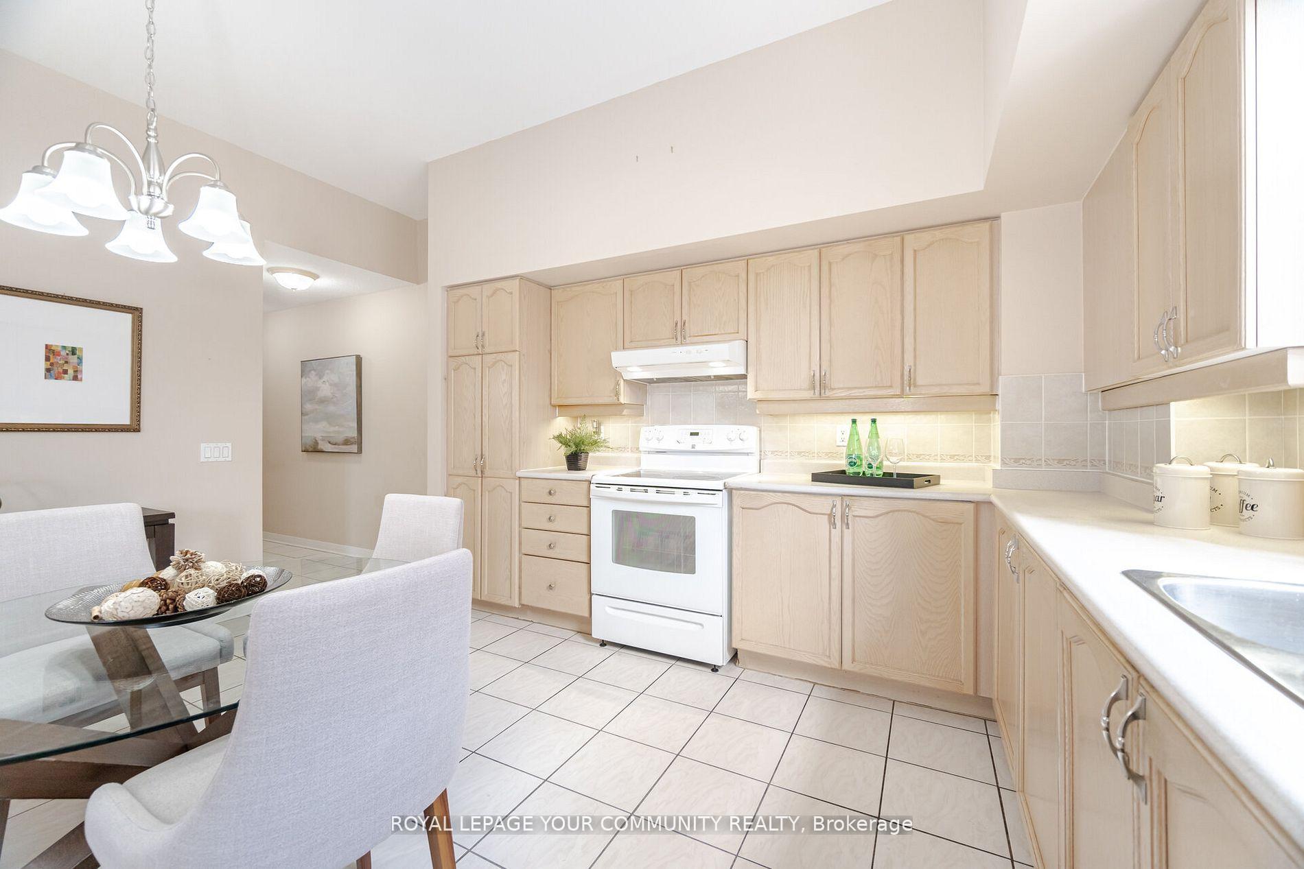 2 Bedrooms Condo at 2502 Rutherford, Vaughan For sale
