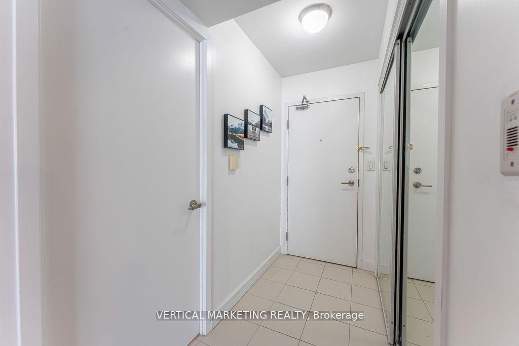 2 Bedrooms Condo at 11 Brunel, Toronto For sale