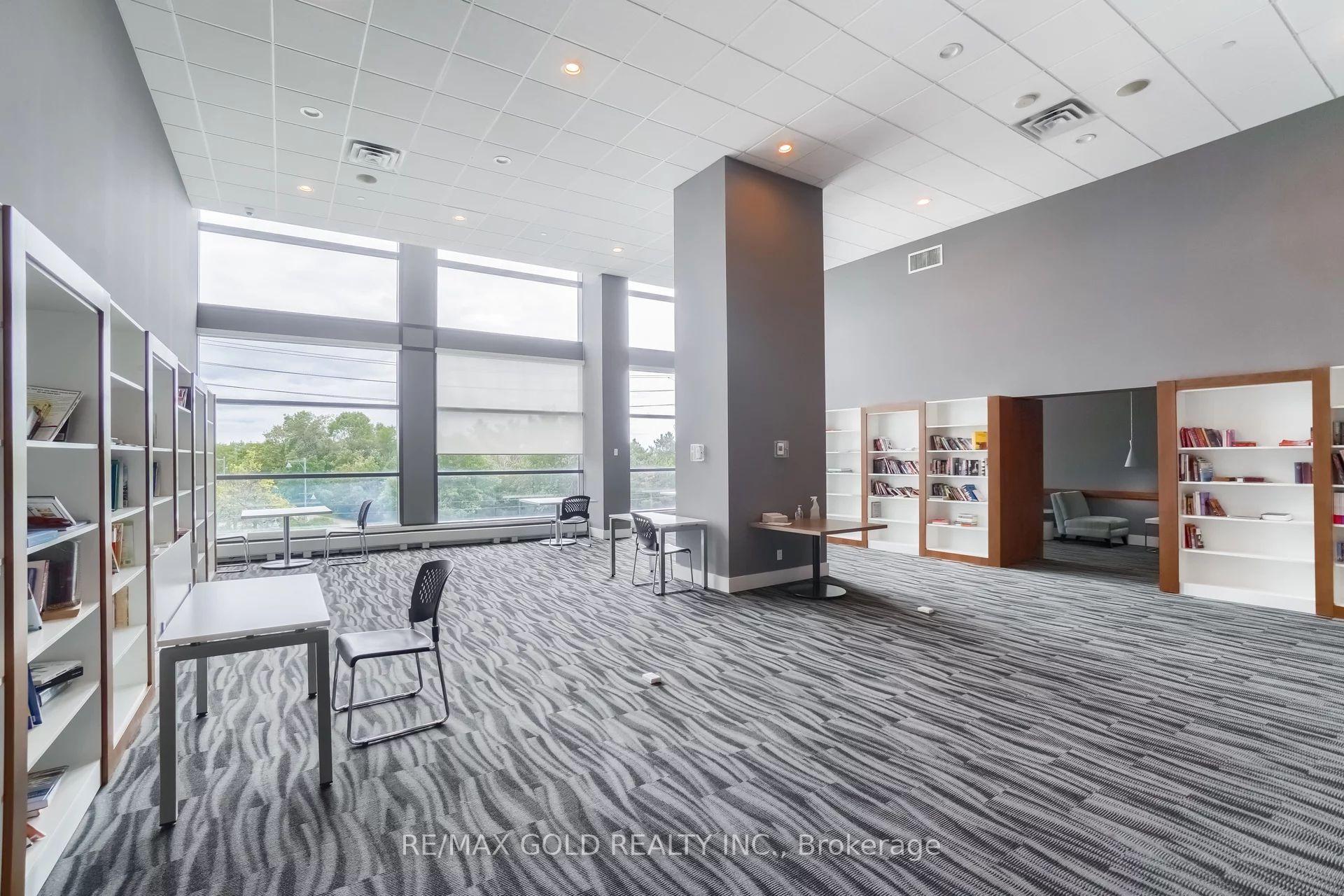 3 Bedrooms Condo at 2212 Lakeshore, Toronto For sale