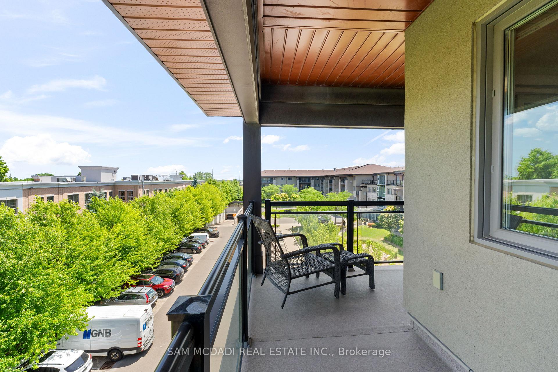 2 Bedrooms Condo at 570 Lolita, Mississauga For sale