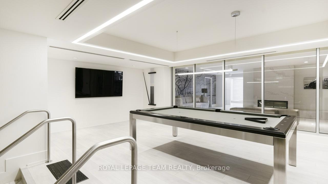 1 Bedroom Condo at 2916 Highway 7,  Vaughan For sale