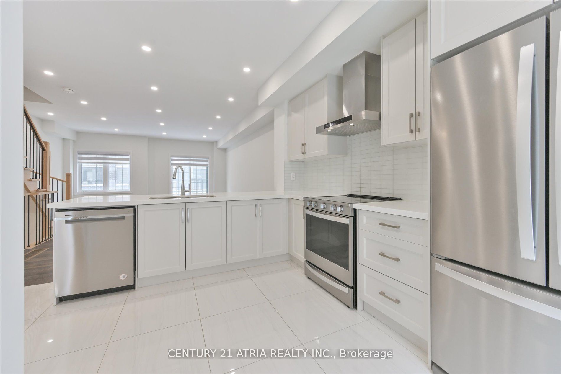 106 Clippers Crescent