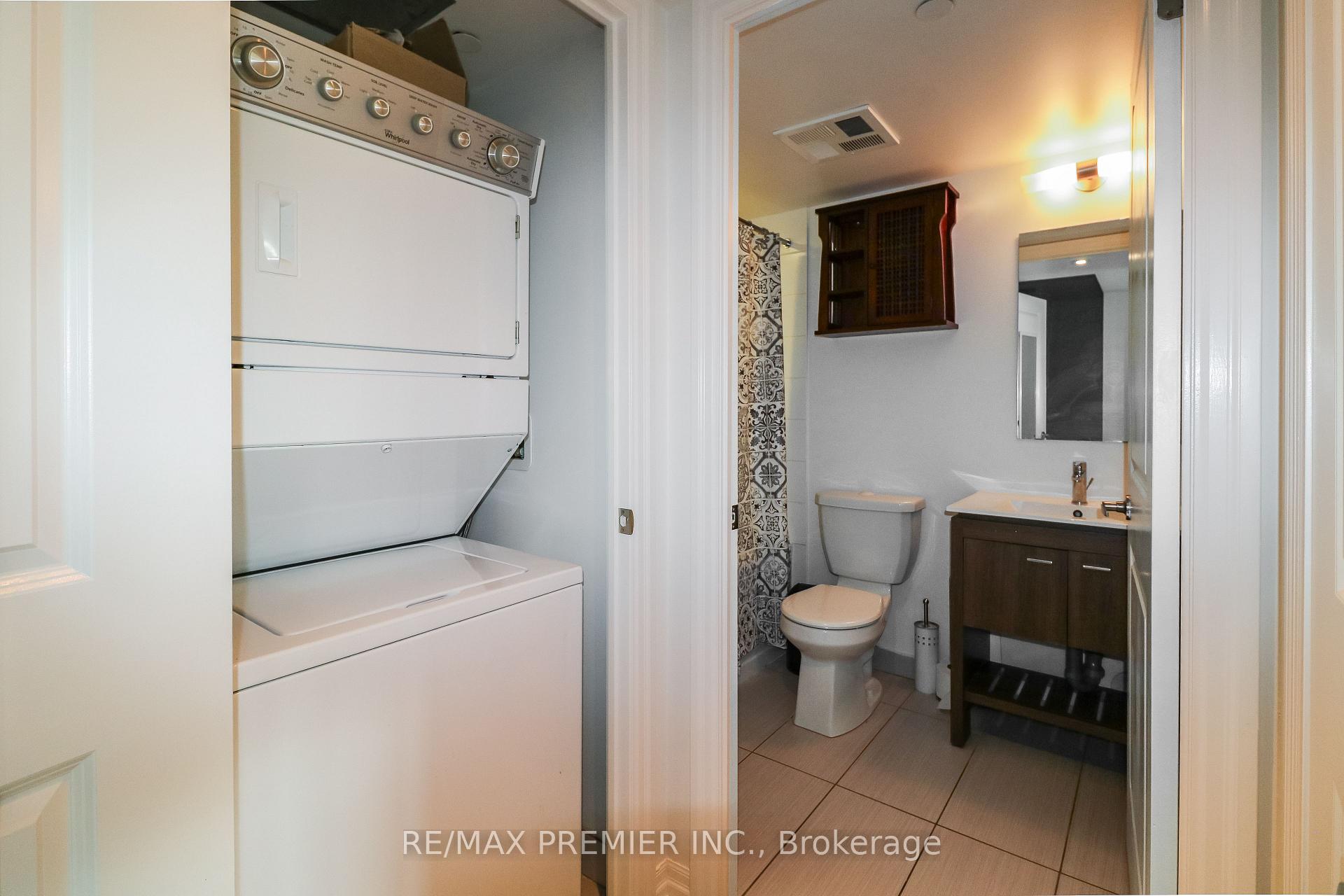 2 Bedrooms Condo at 80 Esther Lorrie, Toronto For sale