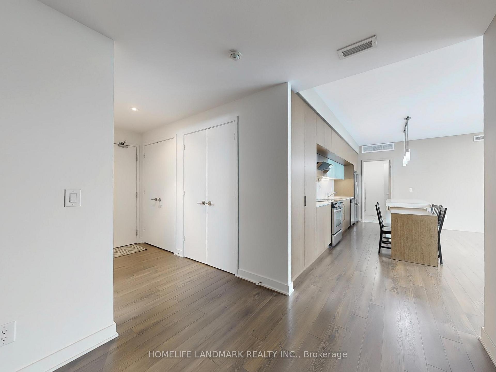 3 Bedrooms Condo at 110 Charles, Toronto For sale