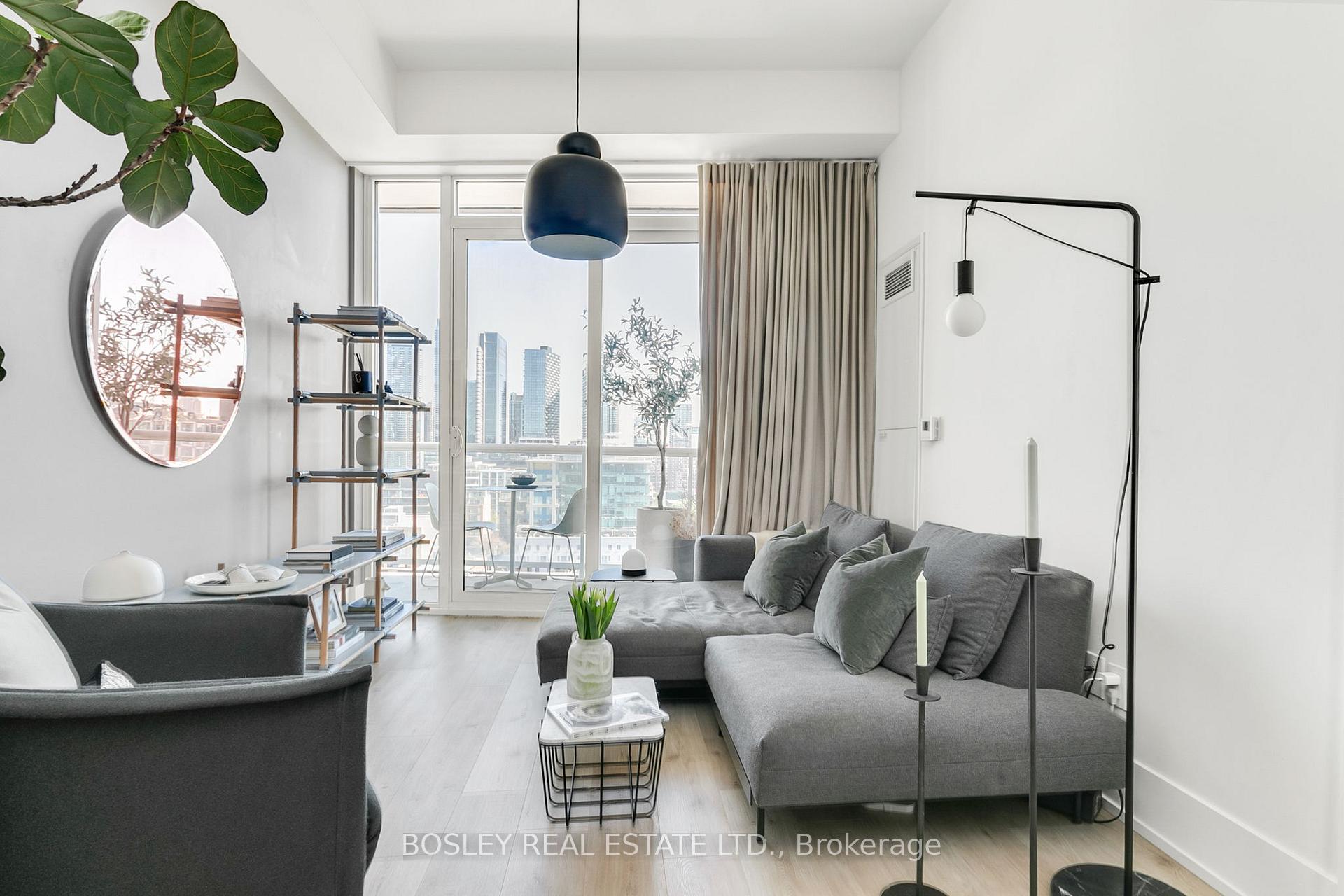 2 Bedrooms Condo at 80 Vanauley, Toronto For sale