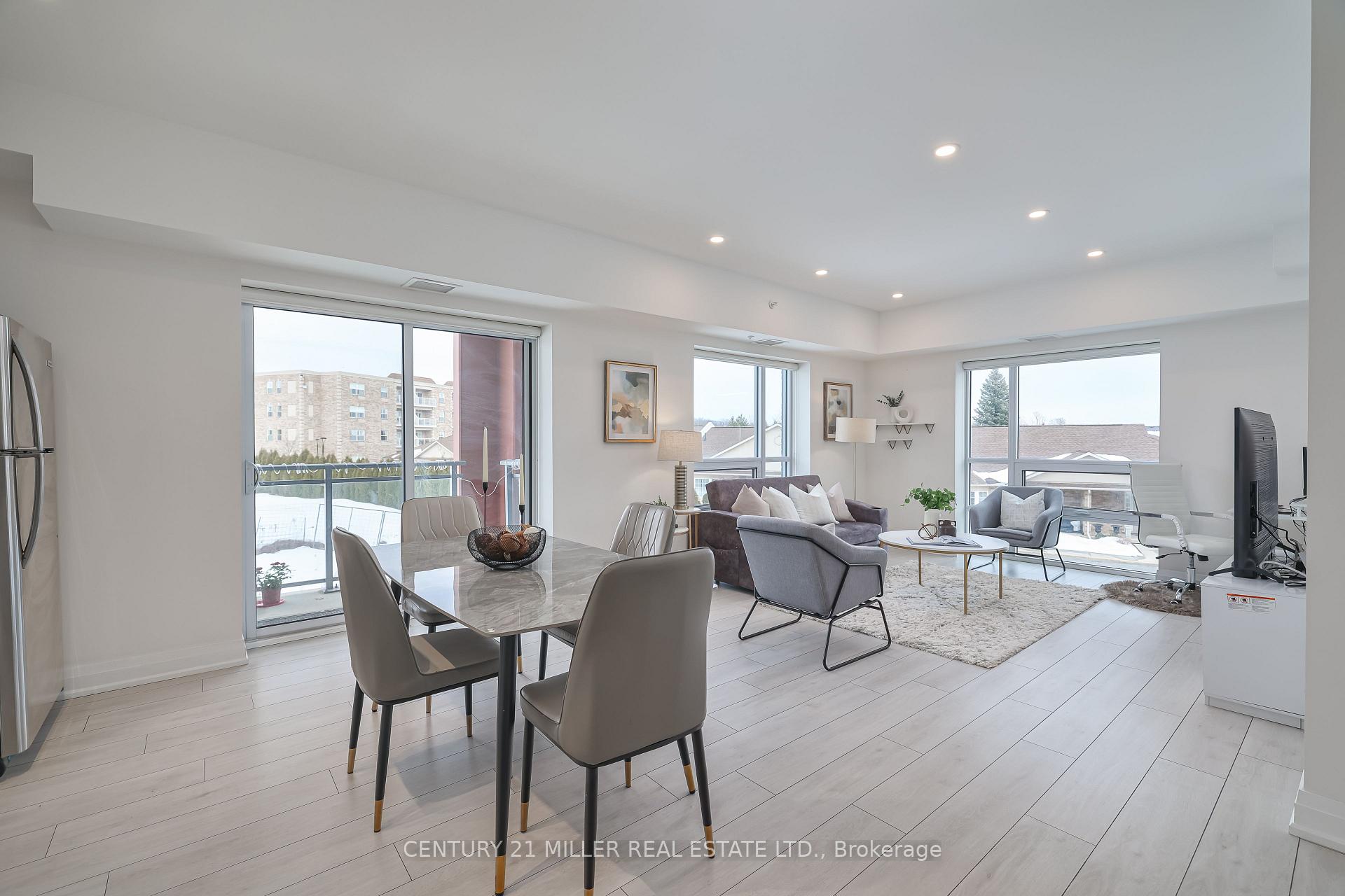 2 Bedrooms Condo at 4040 Upper Middle, Burlington For sale
