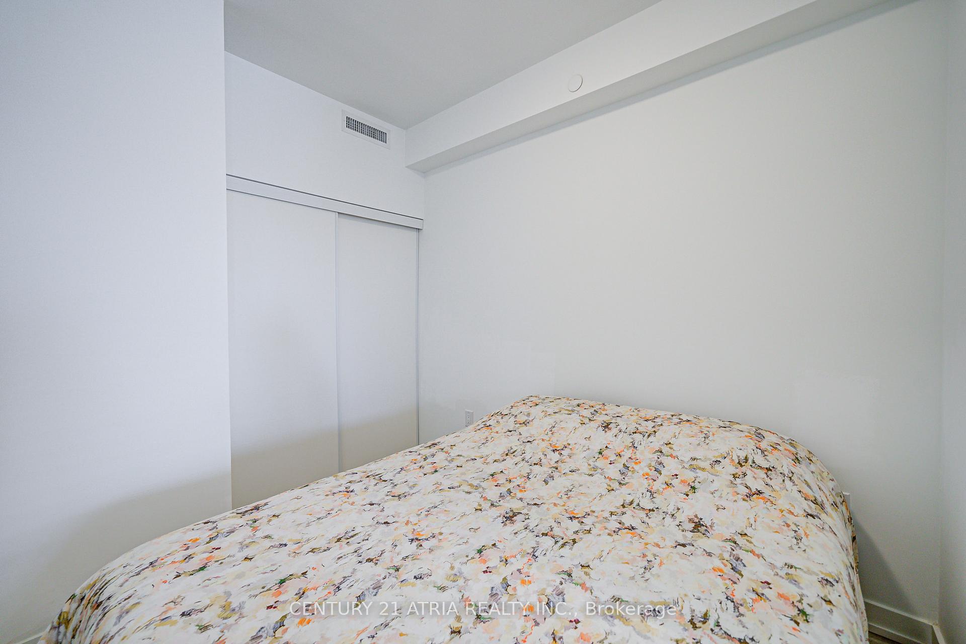 3 Bedrooms Condo at 7 Golden Lion, Toronto For sale