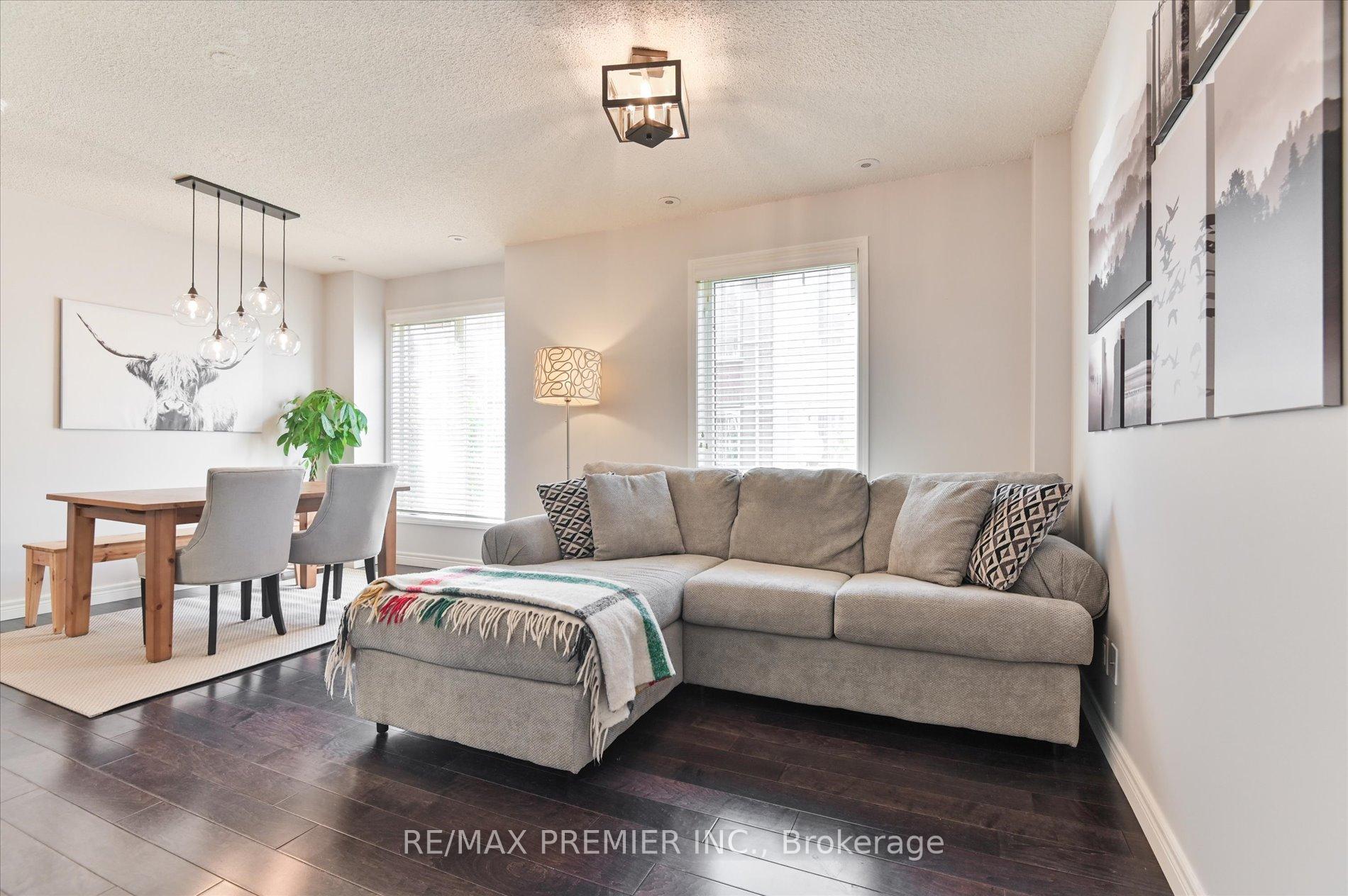 3 Bedrooms Condo at 3 Everson, Toronto For sale