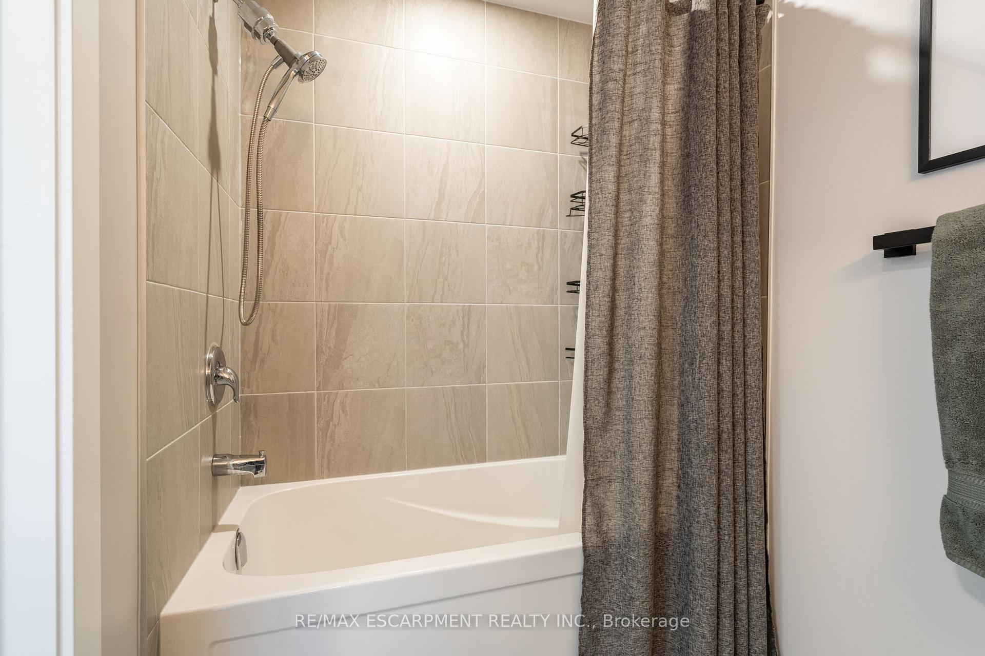 1 Bedroom Condo at 600 North Service, Hamilton For sale