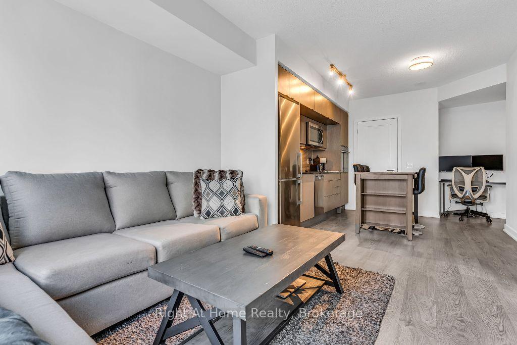 1 Bedroom Condo at 10 York,  Toronto For sale