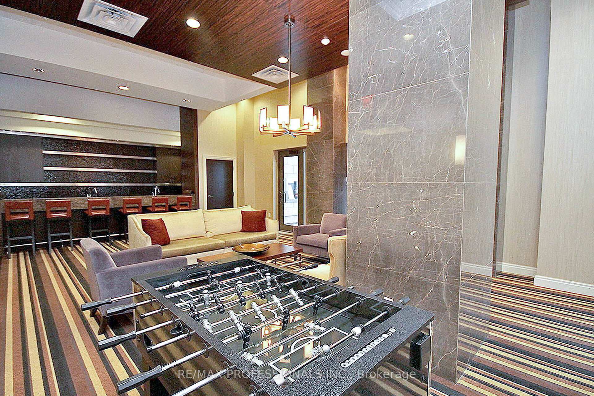 #2302 – 385 Prince Of Wales Drive, Mississauga, ON L5B 0C6