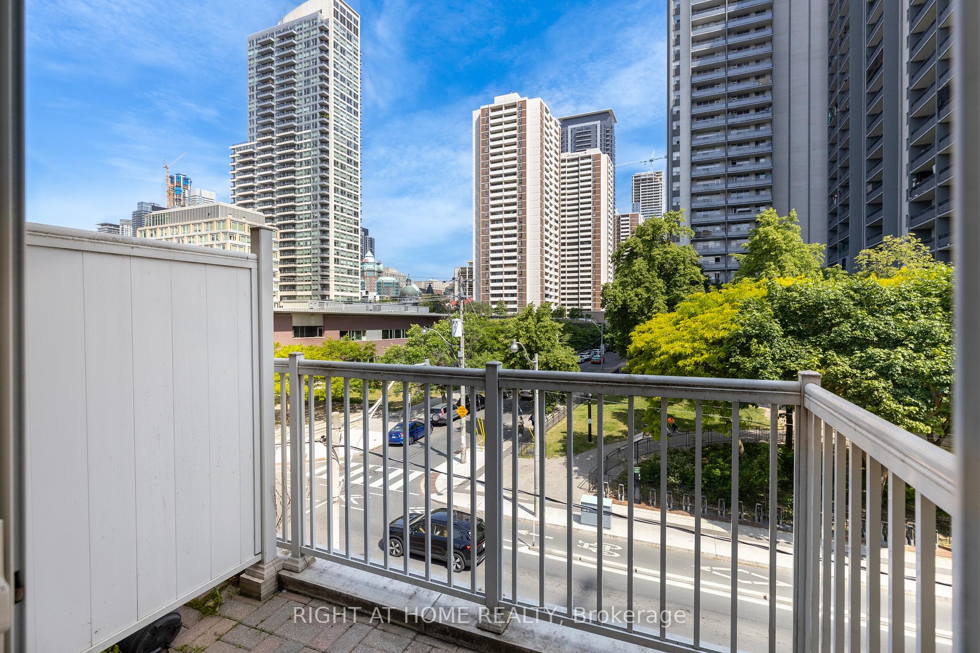 3 Bedrooms Condo at 205 Wellesley, Toronto For sale