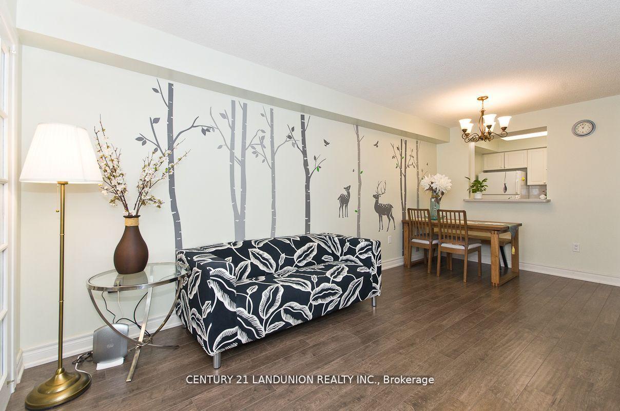 2 Bedrooms Condo at 88 Grandview,  Toronto For sale