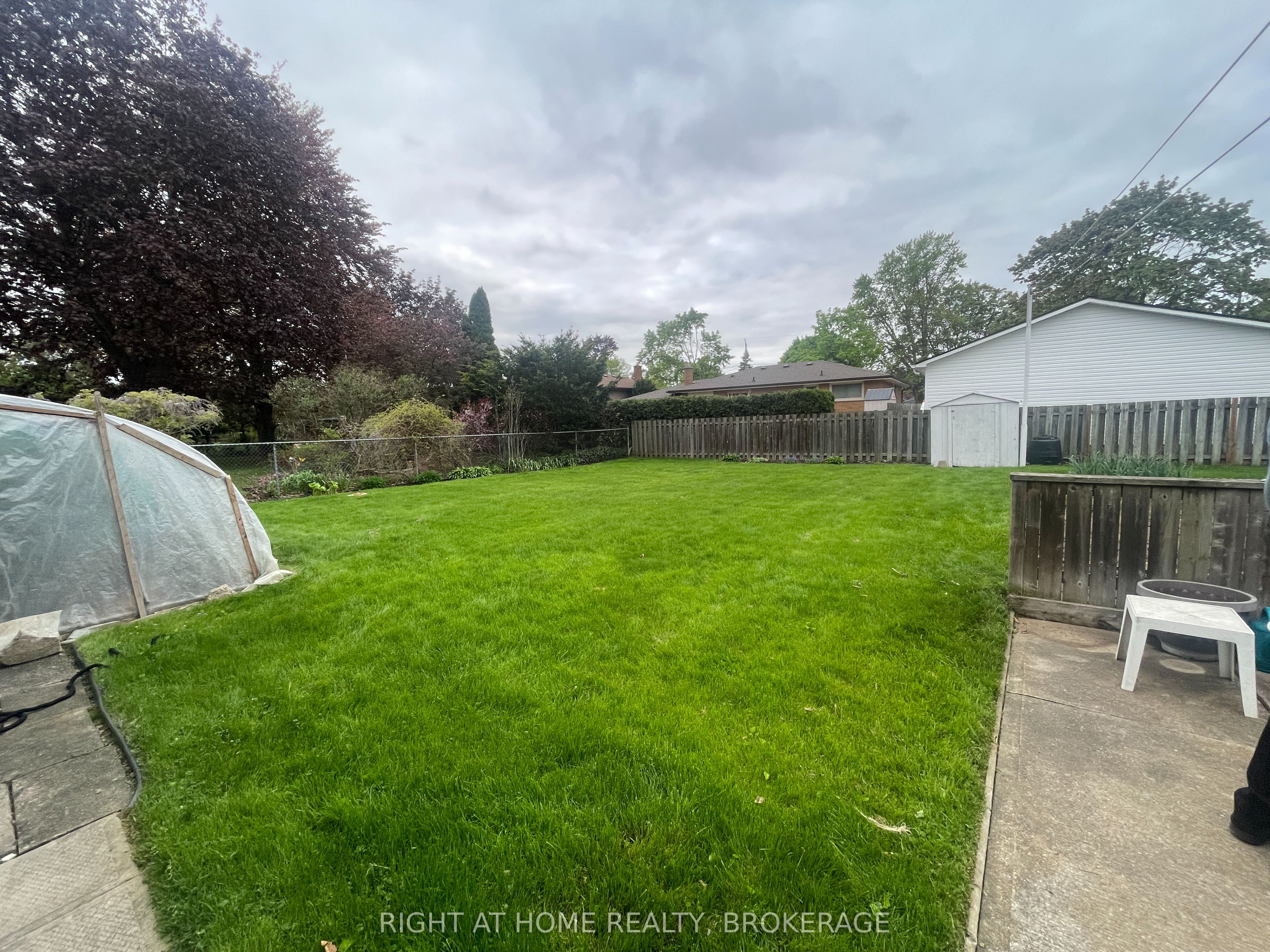 63 Trelawne Drive, St. Catharines, ON L2M 2H1
