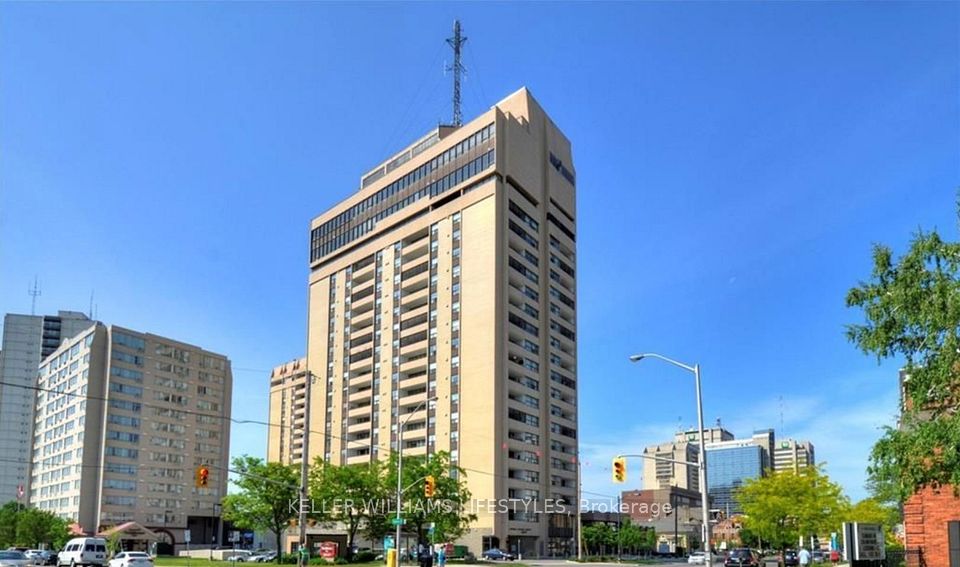389 Dundas