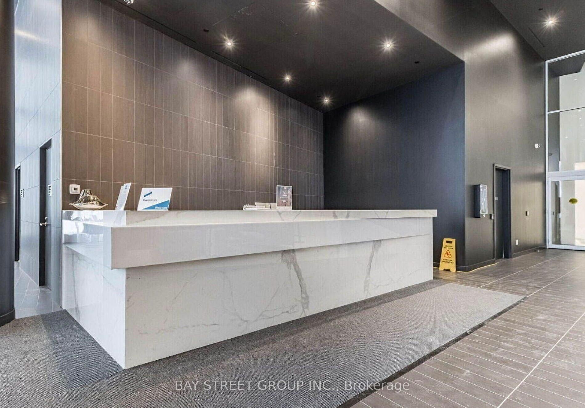 2 Bedrooms Condo at 3900 Confederation, Mississauga For sale
