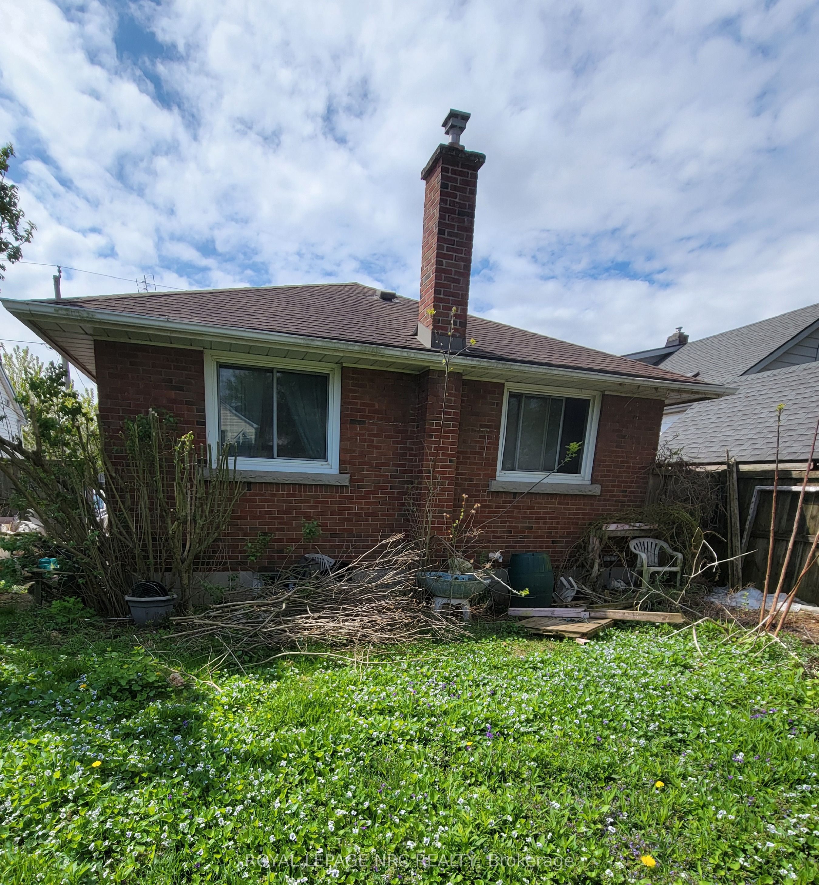 6483 Monroe Street, Niagara Falls, ON L2G 2G9