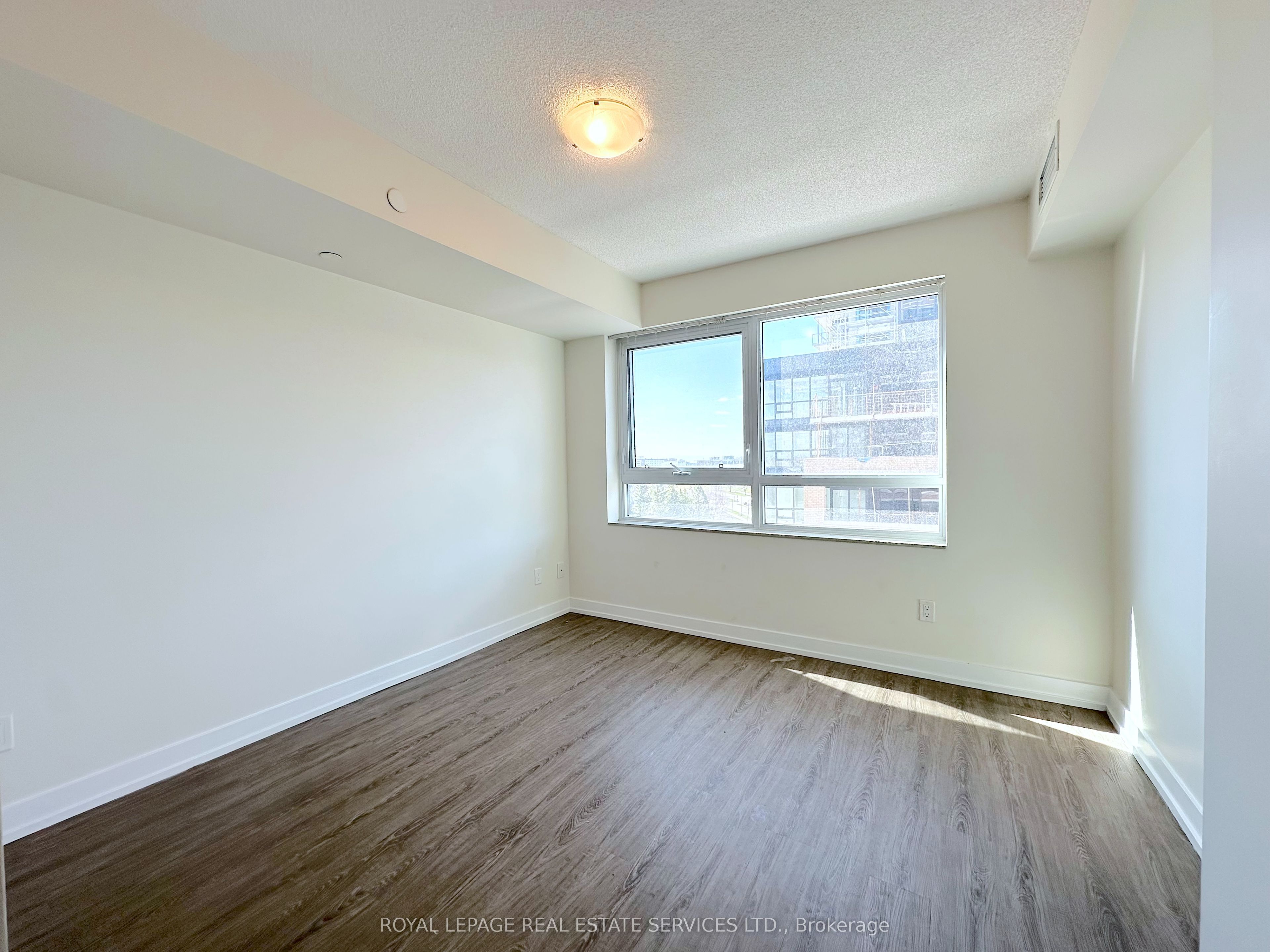 420 Harwood Avenue S, #604