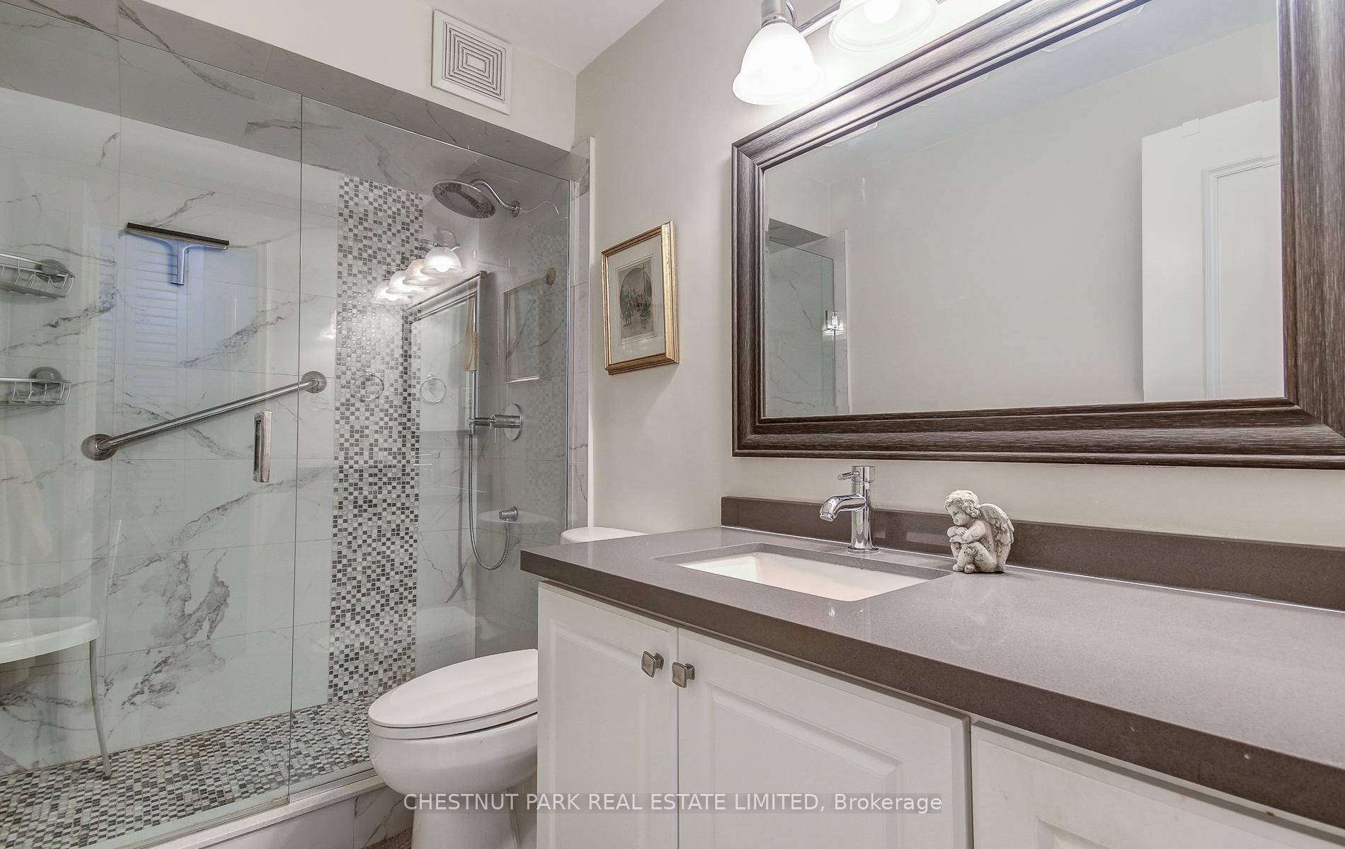 2 Bedrooms Condo at 1400 Dixie, Mississauga For sale