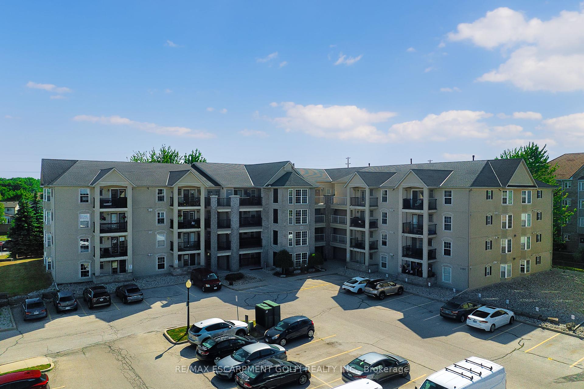 1 Bedroom Condo at 1451 Walker’s, Burlington For sale
