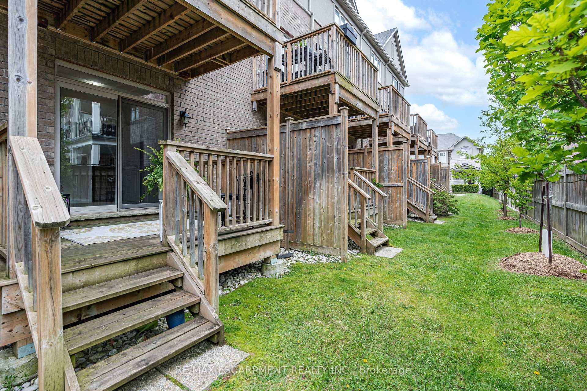 3 Bedrooms Condo at 215 Dundas, Hamilton For sale