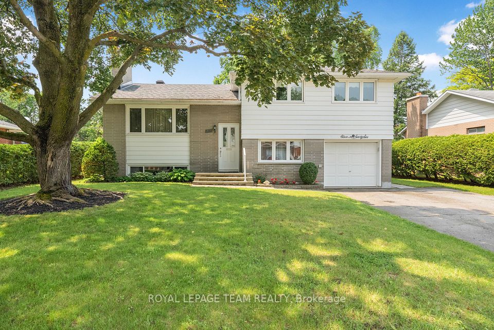 1166 Castle Hill