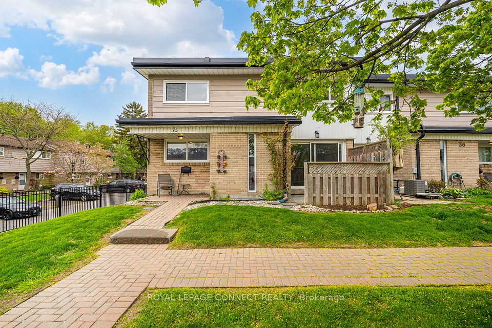 925 Bayly