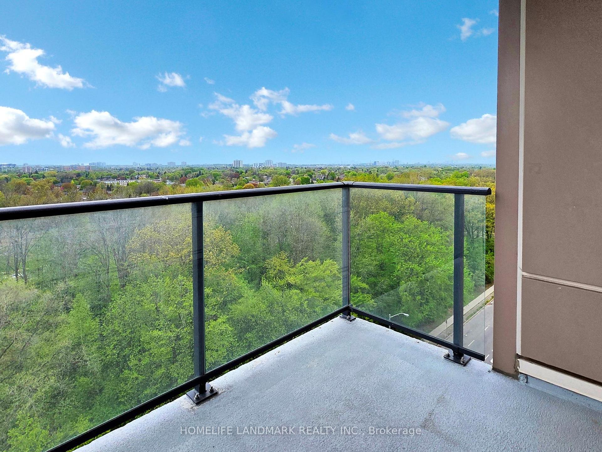 2 Bedrooms Condo at 190 Borough, Toronto For sale