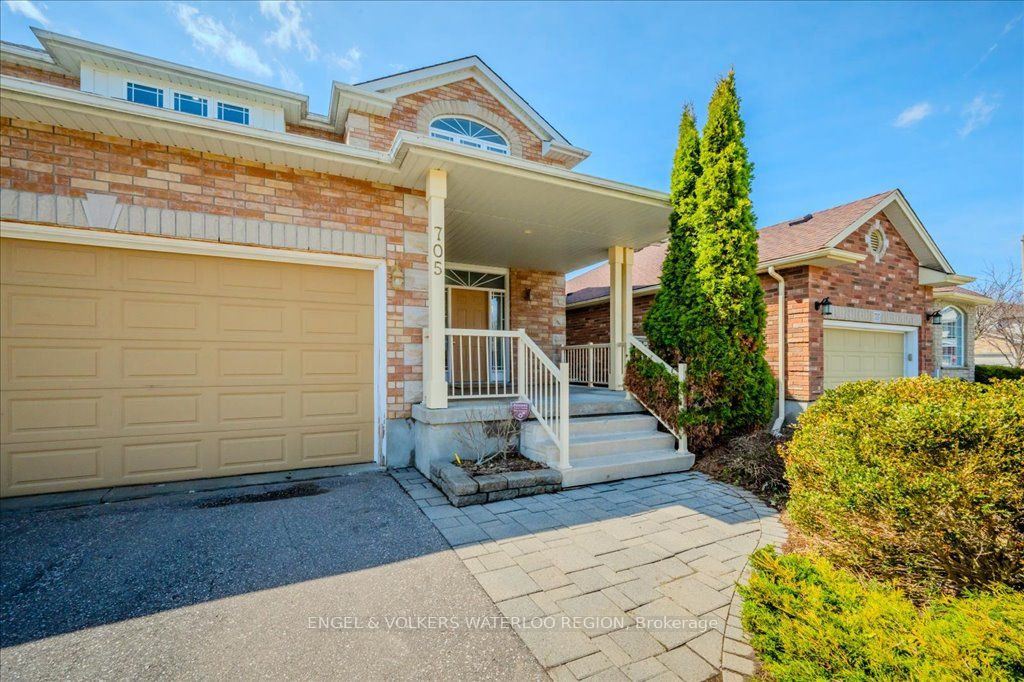 705 Breakwater Crescent