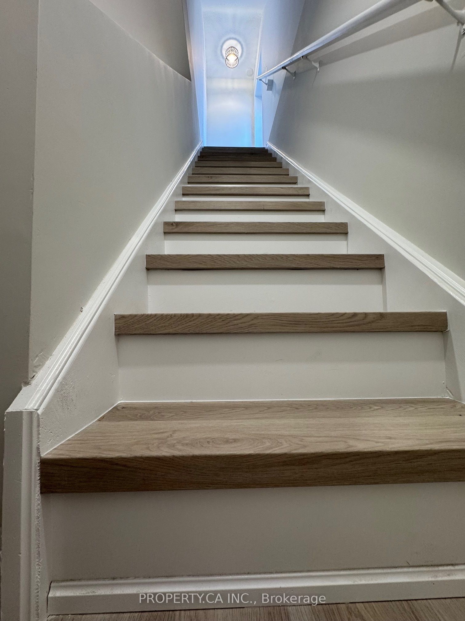 370 Lakeshore Road W, #1