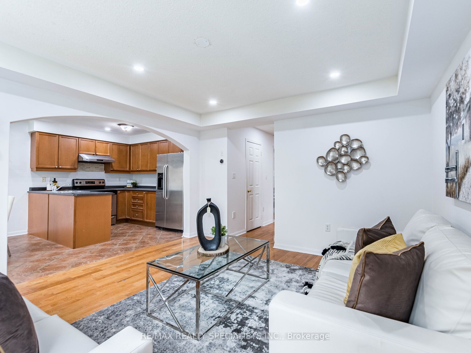 105 DECKER HOLLOW Circle