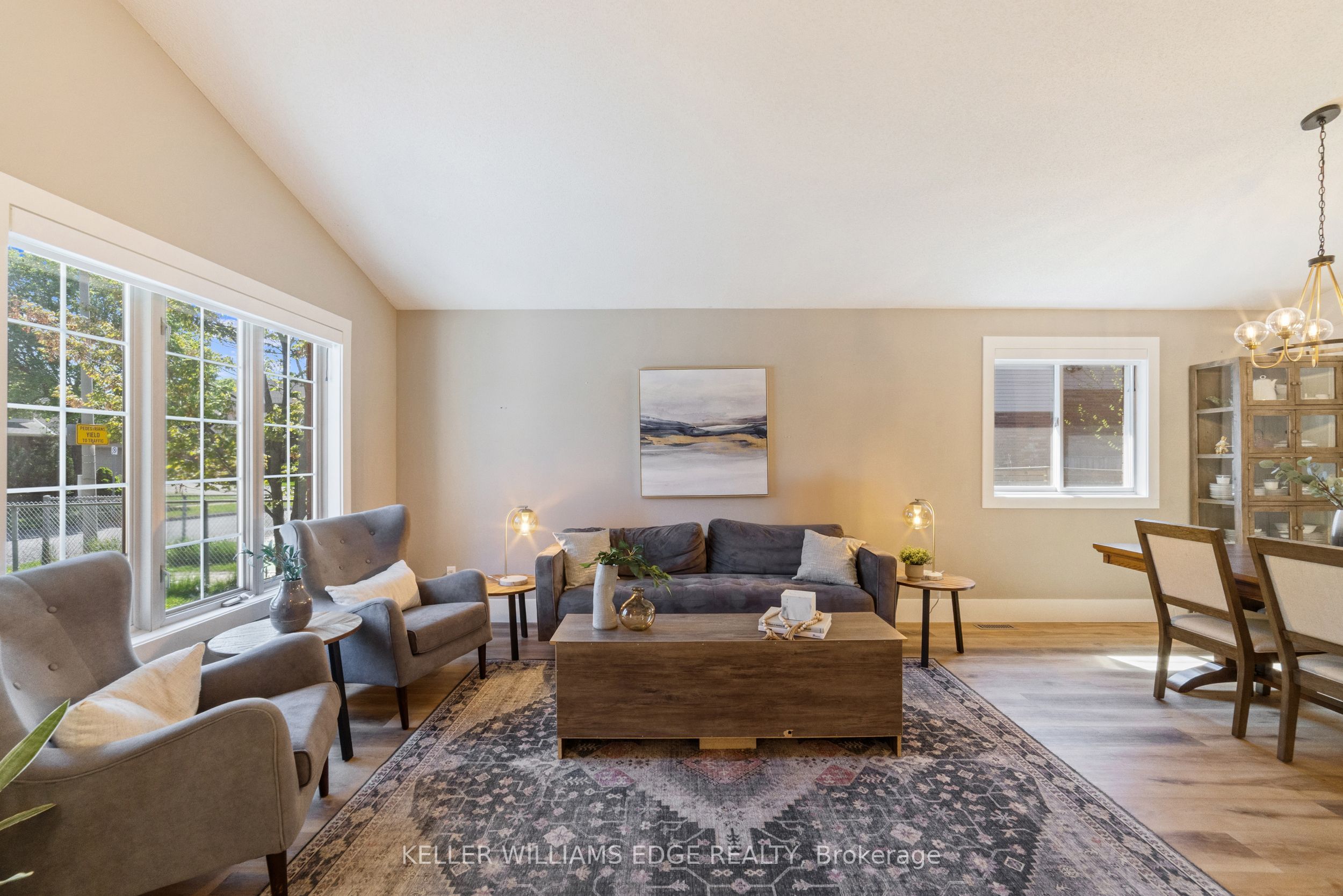 11 Liam Drive, Hamilton, ON L9G 4Y1