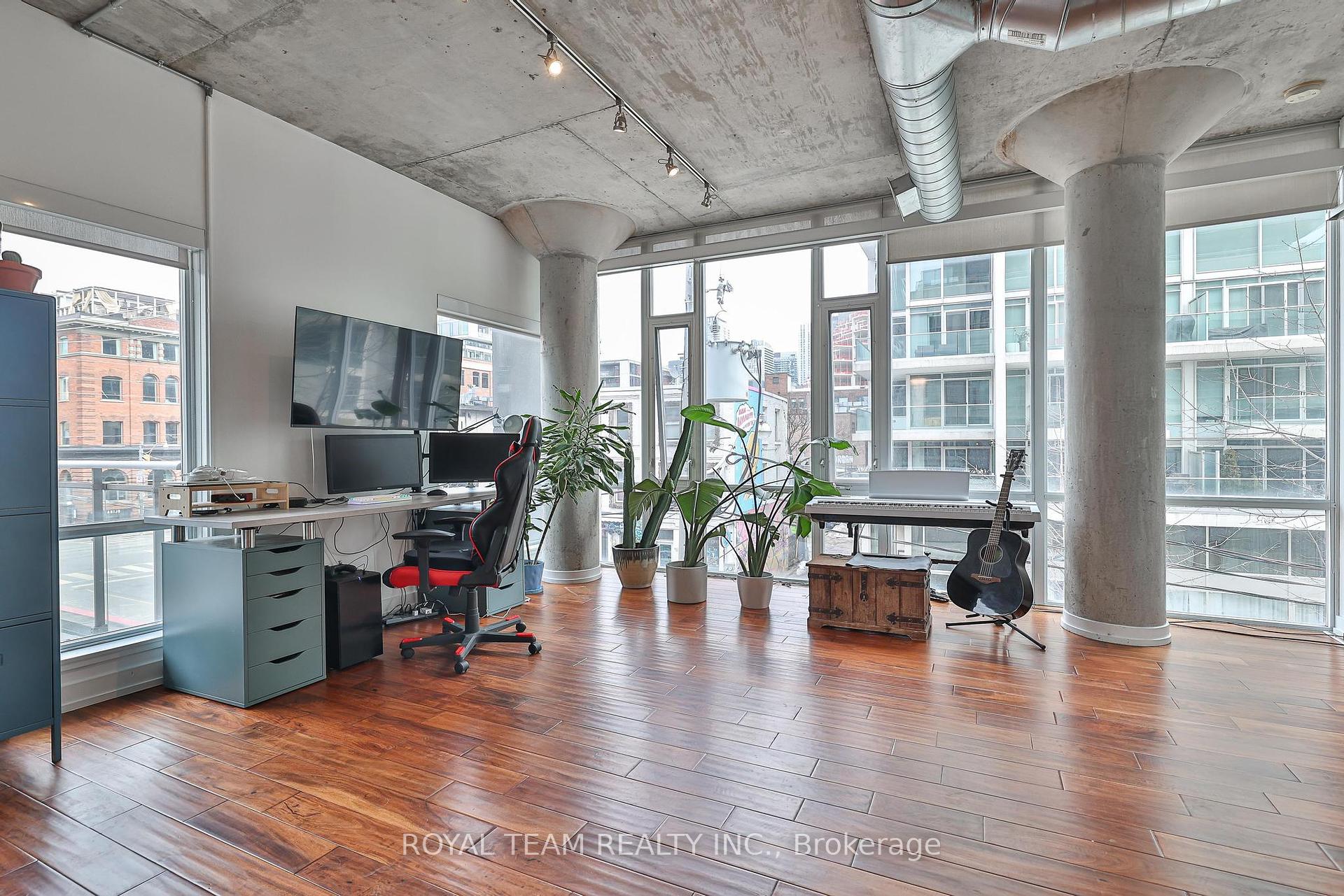 2 Bedrooms Condo at 66 Portland, Toronto For sale